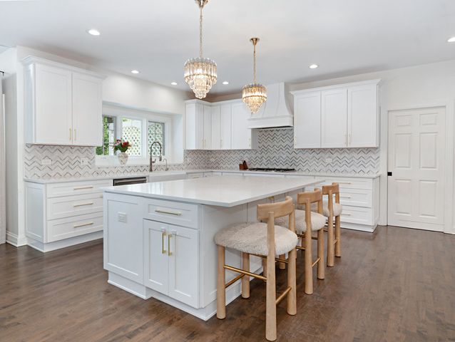 135 Settlers Drive, Naperville, IL 60565