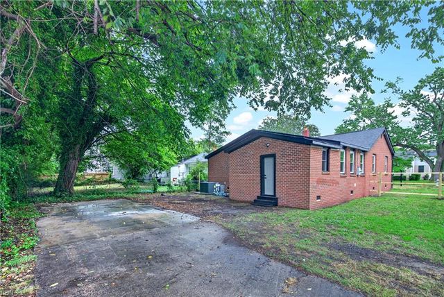 2420 Charleston AVE, Portsmouth, VA 23704