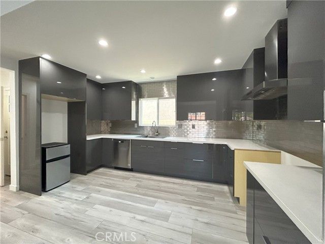 10363 Commerce Avenue, Tujunga (los Angeles), CA 91042