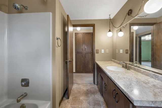 2205 SCHOOL ROAD, Greenleaf, WI 54126
