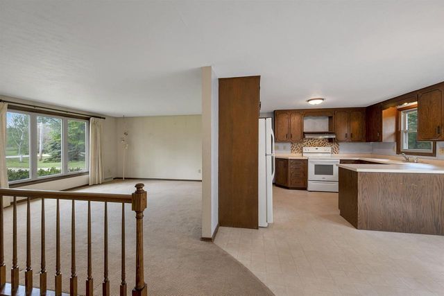 2205 SCHOOL ROAD, Greenleaf, WI 54126