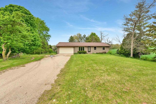 2205 SCHOOL ROAD, Greenleaf, WI 54126