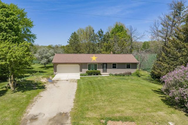 2205 SCHOOL ROAD, Greenleaf, WI 54126
