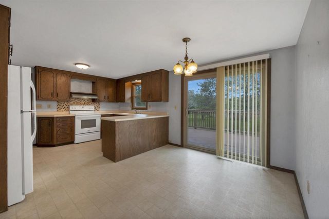 2205 SCHOOL ROAD, Greenleaf, WI 54126