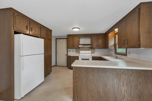 2205 SCHOOL ROAD, Greenleaf, WI 54126