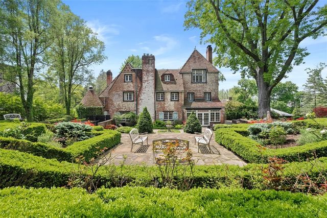 430 Woodland Rd, Edgeworth, PA 15143