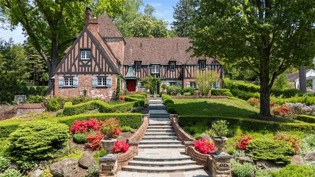 430 Woodland Rd, Edgeworth, PA 15143