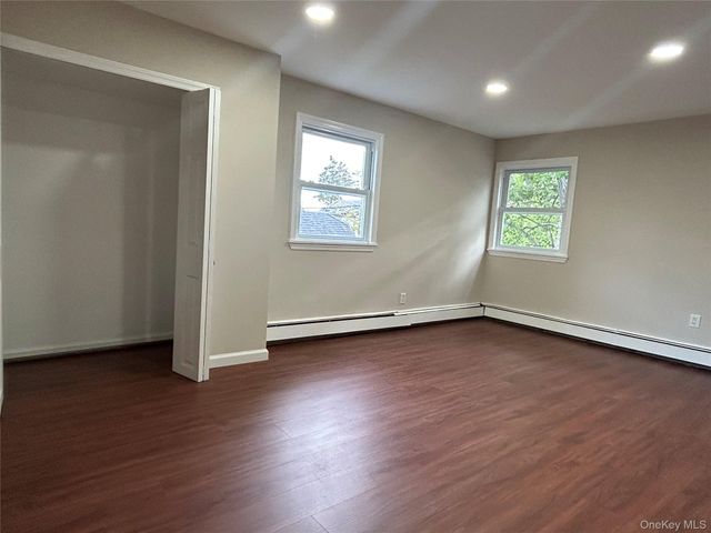 7 Bristol Street, Lynbrook, NY 11563