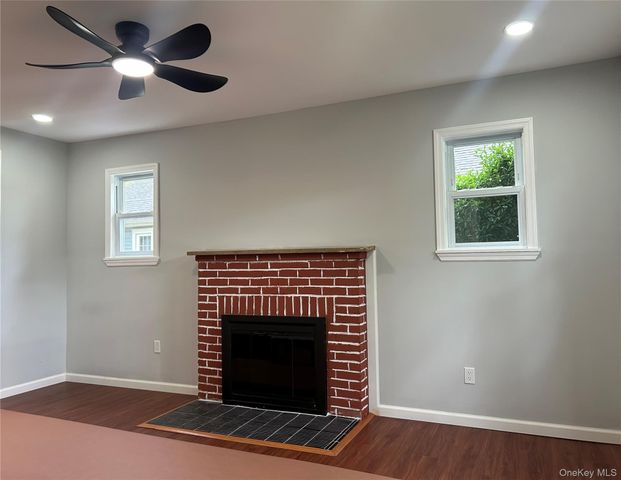 7 Bristol Street, Lynbrook, NY 11563