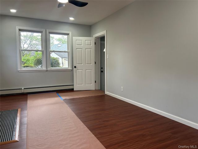 7 Bristol Street, Lynbrook, NY 11563