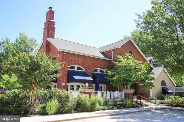 5705 CHAPMAN MILL DR #200, Rockville, MD 20852