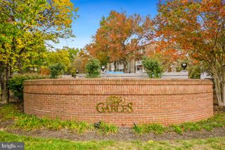 5705 CHAPMAN MILL DR #200, Rockville, MD 20852