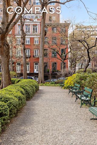32 Gramercy Park S 8BD, New York City, NY 10003