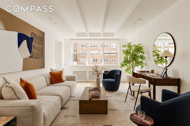 32 Gramercy Park S 8BD, New York City, NY 10003