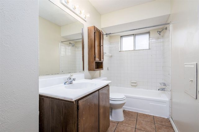 11203 Toepfer Road, Warren, MI 48089