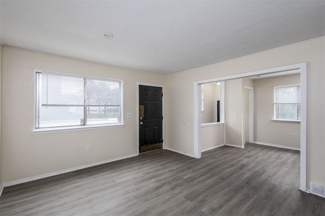 11203 Toepfer Road, Warren, MI 48089