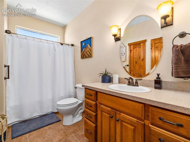 542 E Abeyta Drive, Pueblo, CO 81007