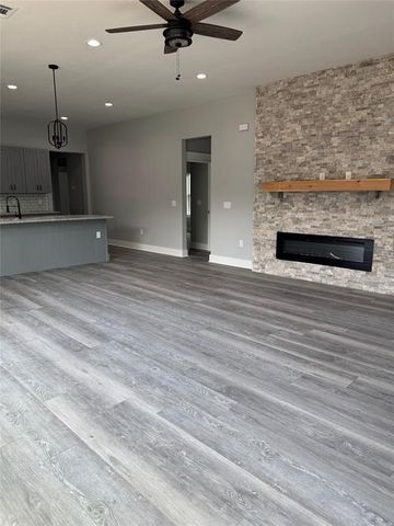 12928 Oakwood Circle, Willis, TX 77318