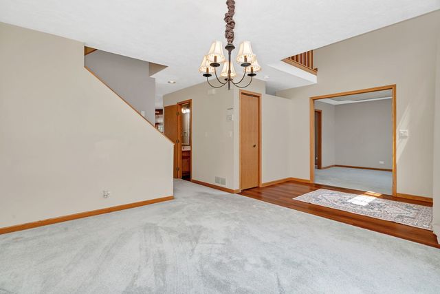 1111 Oxford Lane, Shorewood, IL 60404