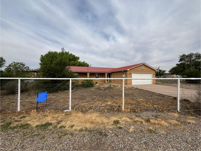 2 Don Juan Drive, Los Lunas, NM 87031
