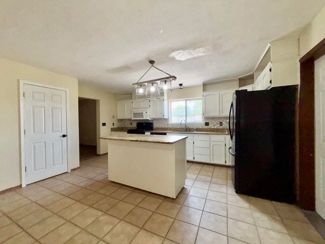 2 Don Juan Drive, Los Lunas, NM 87031
