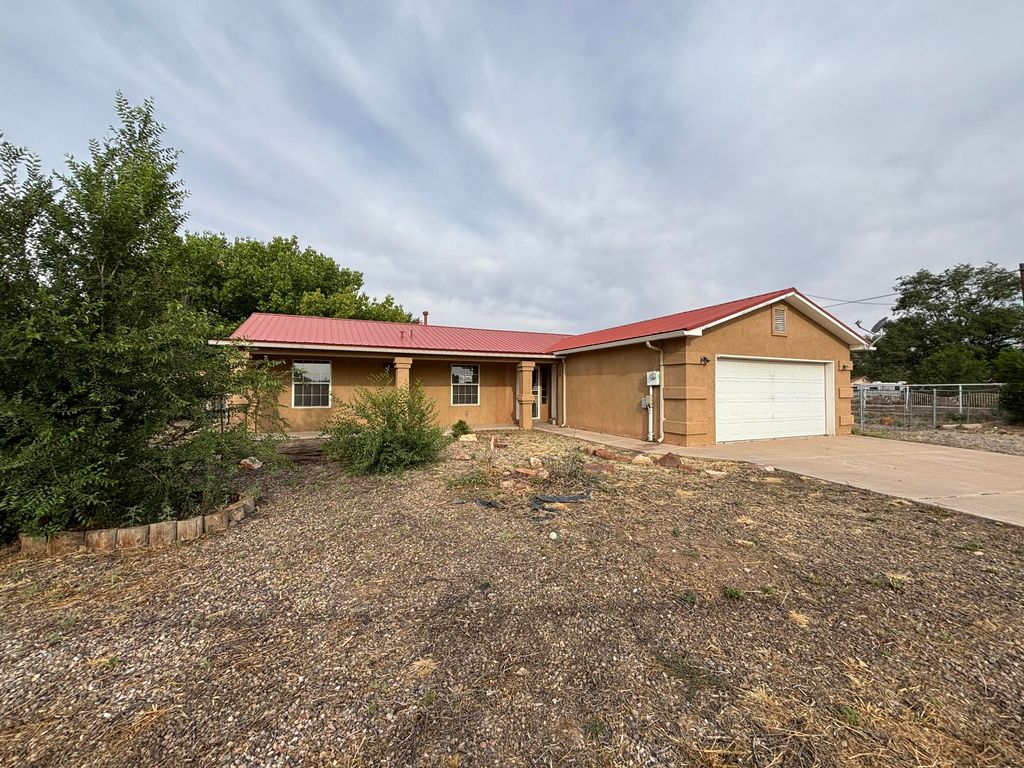 2 Don Juan Drive, Los Lunas, NM 87031