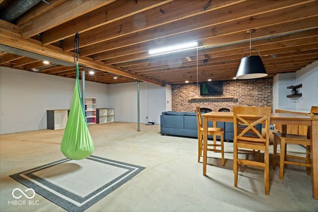 3966 S Heritage Court, New Palestine, IN 46163