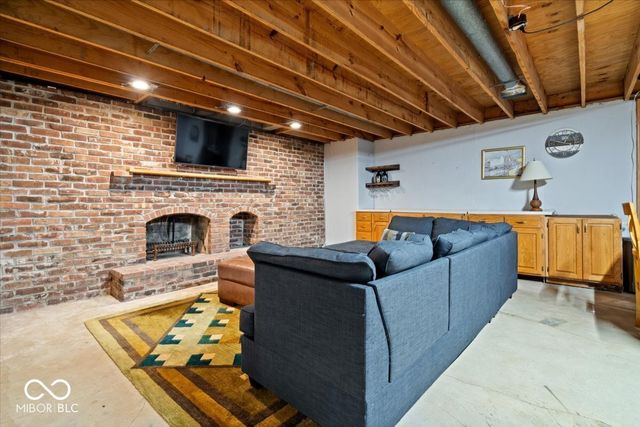 3966 S Heritage Court, New Palestine, IN 46163