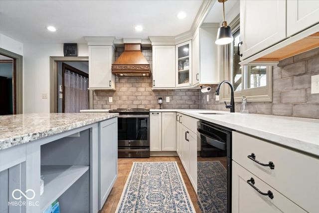 3966 S Heritage Court, New Palestine, IN 46163