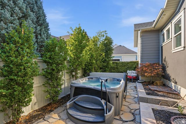 5069 W BURNTSIDE AVE, South Jordan, UT 84009