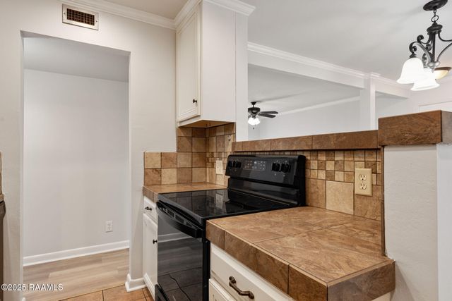 220 Doucet Road 203a, Lafayette, LA 70503