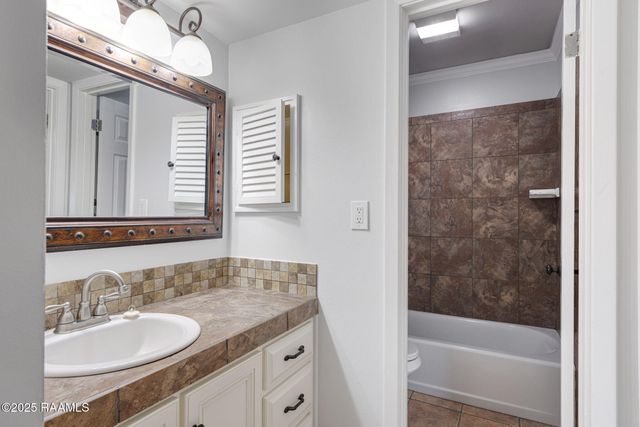 220 Doucet Road 203a, Lafayette, LA 70503