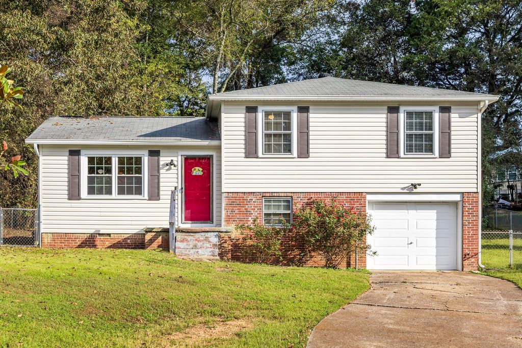 1843 Snoopy Lane, Hixson, TN 37343