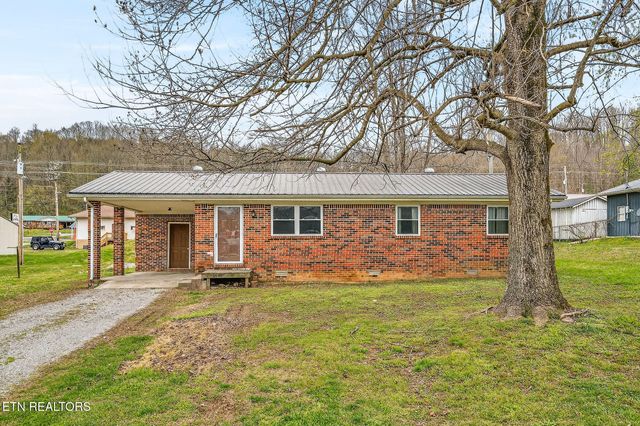1105 Riverside Drive, Celina, TN 38551