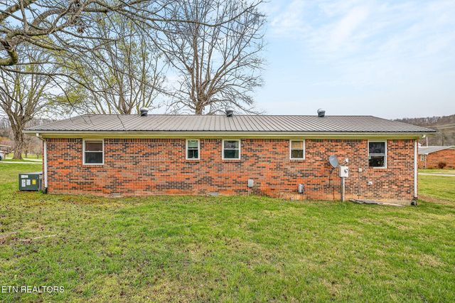 1105 Riverside Drive, Celina, TN 38551
