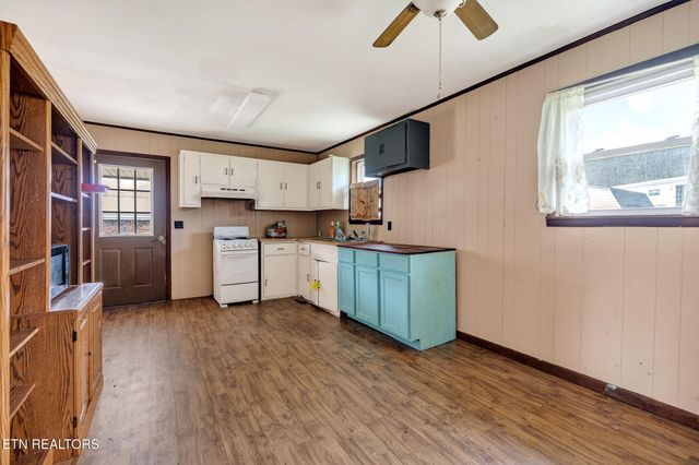 1105 Riverside Drive, Celina, TN 38551