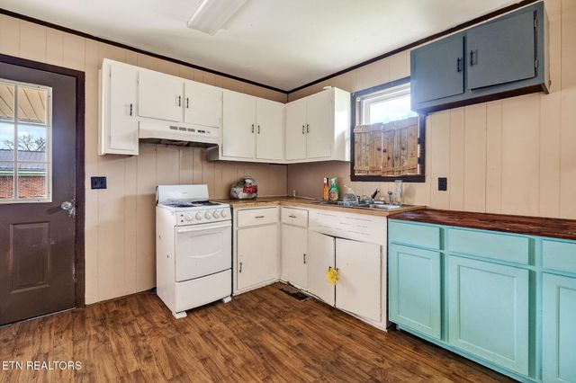 1105 Riverside Drive, Celina, TN 38551