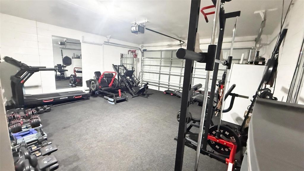 Image 16 of property listing at 7102 HOLLOWELL DRIVE, Tampa, FL 33634