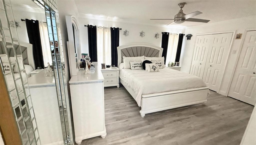Image 5 of property listing at 7102 HOLLOWELL DRIVE, Tampa, FL 33634
