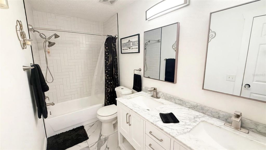 Image 8 of property listing at 7102 HOLLOWELL DRIVE, Tampa, FL 33634