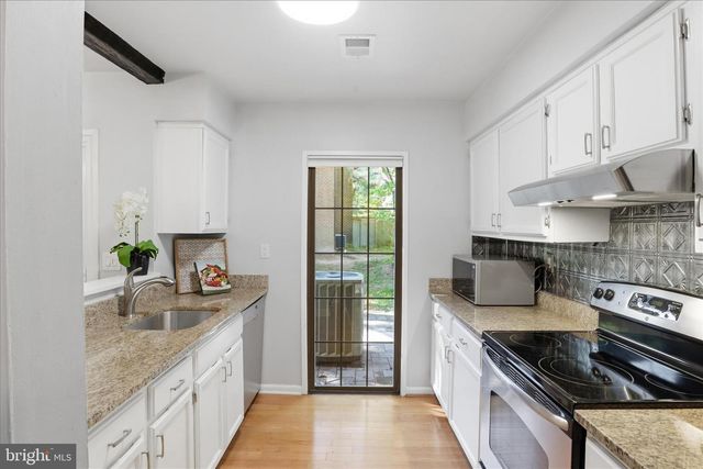 11321 HEADLANDS CT, Reston, VA 20191