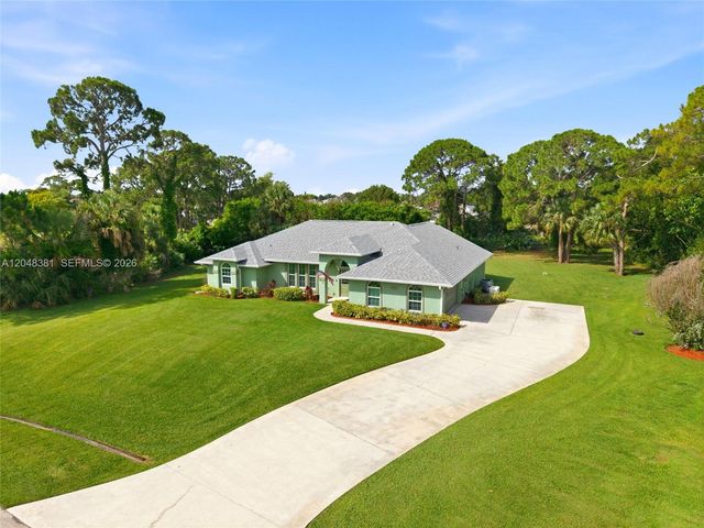 2472 SE Hillard Rd, Port St. Lucie, FL 34952