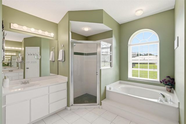 2472 SE Hillard Rd, Port St. Lucie, FL 34952
