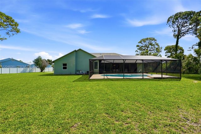 2472 SE Hillard Rd, Port St. Lucie, FL 34952