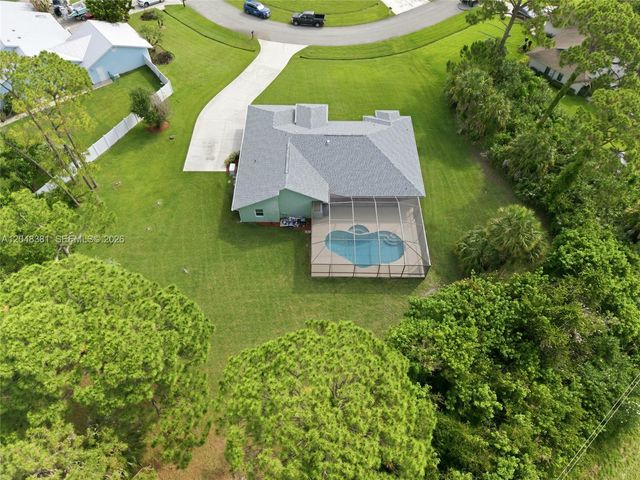 2472 SE Hillard Rd, Port St. Lucie, FL 34952