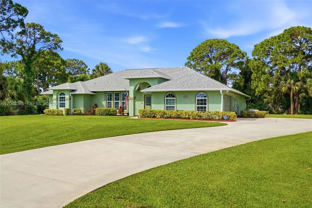 2472 SE Hillard Rd, Port St. Lucie, FL 34952