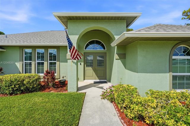 2472 SE Hillard Rd, Port St. Lucie, FL 34952