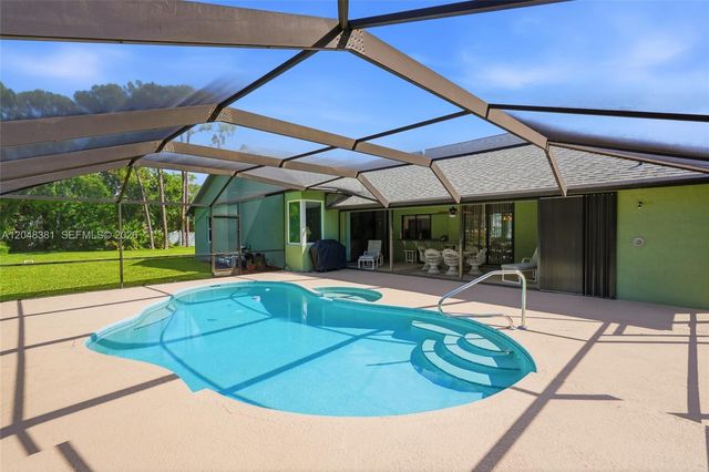 2472 SE Hillard Rd, Port St. Lucie, FL 34952