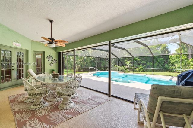 2472 SE Hillard Rd, Port St. Lucie, FL 34952