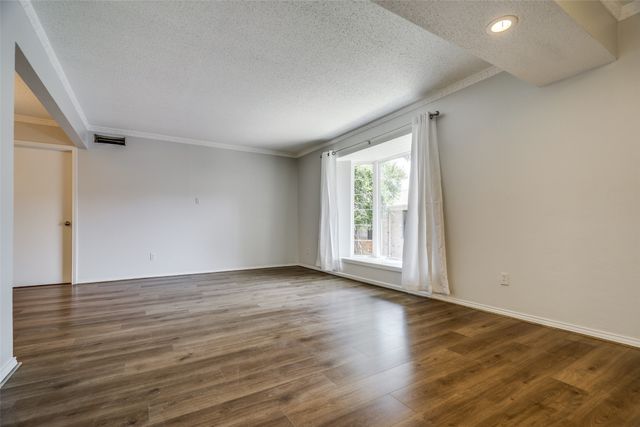 6021 Sandhurst Lane D, Dallas, TX 75206